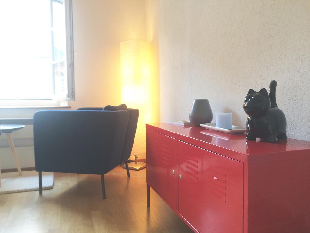 In Swiss Home - Rathaus From 1284 Historical Apartment Bazel Buitenkant foto